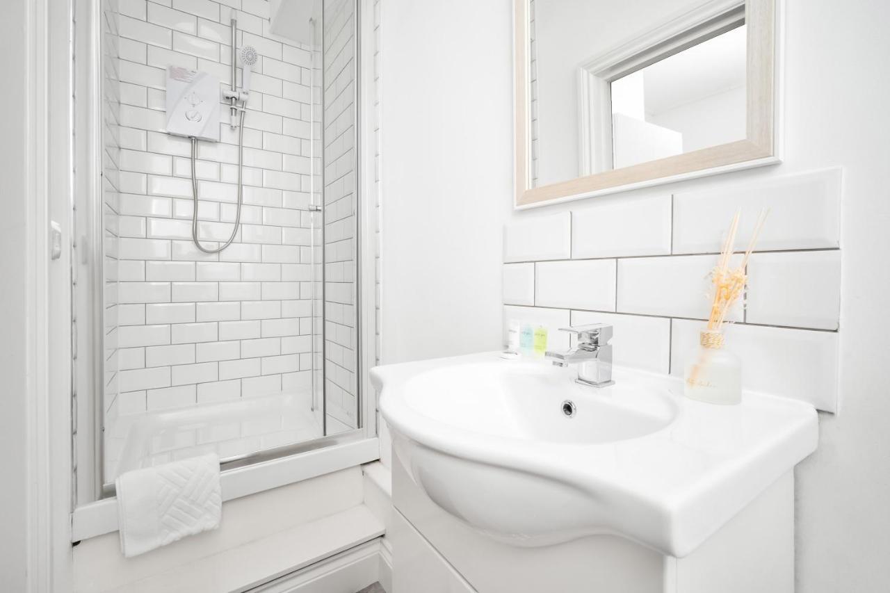 Beautiful Waterside Apartment - Parking - Perry Barr - Top Rated เบอร์มิงแฮม ภายนอก รูปภาพ