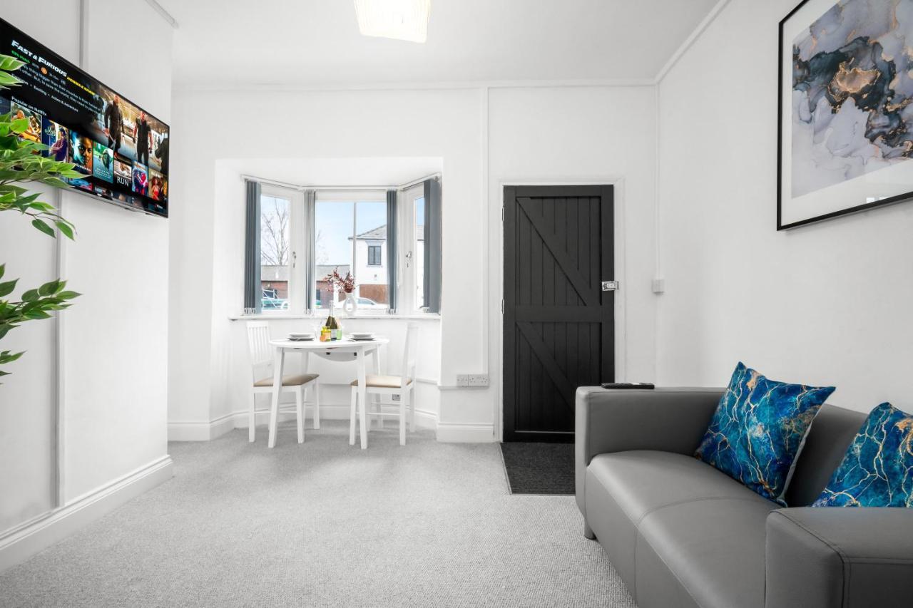 Beautiful Waterside Apartment - Parking - Perry Barr - Top Rated เบอร์มิงแฮม ภายนอก รูปภาพ