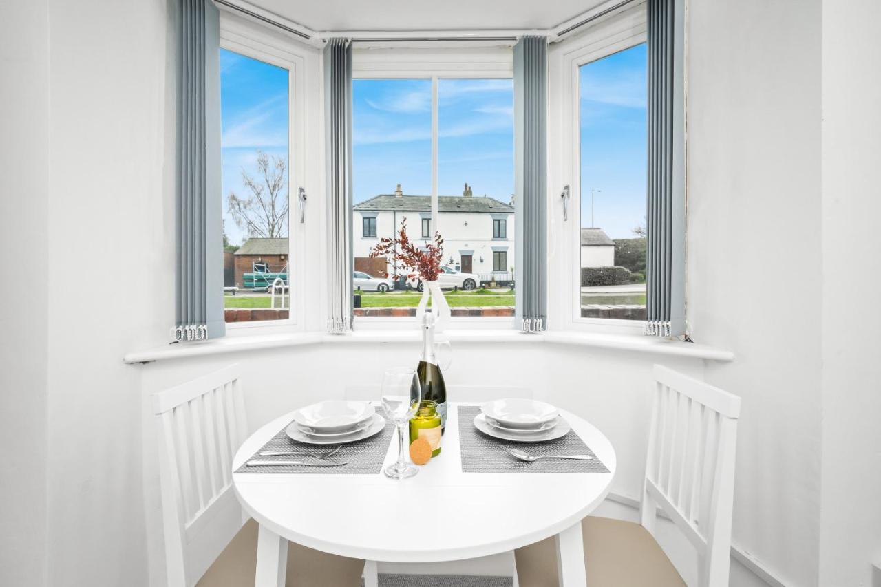 Beautiful Waterside Apartment - Parking - Perry Barr - Top Rated เบอร์มิงแฮม ภายนอก รูปภาพ